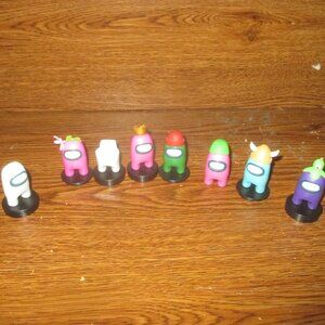 Lot of 8 Among Us 2" vinyl videogame Figures (7 stampers and figure)